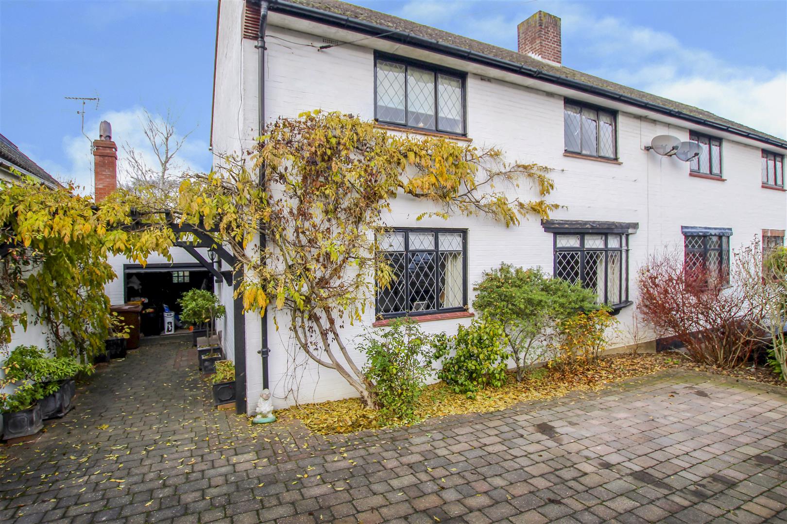 Honeypot Lane, Brentwood Keith Ashton